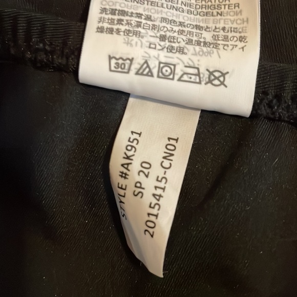 J. Crew Cutout one-piece swimsuit black size 6 VEUC SOLD OUT! - Picture 13 of 16